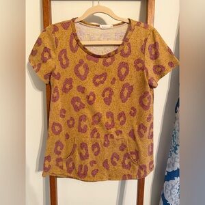BOMBOM Boutique Leopard Print Short Sleeve Top
